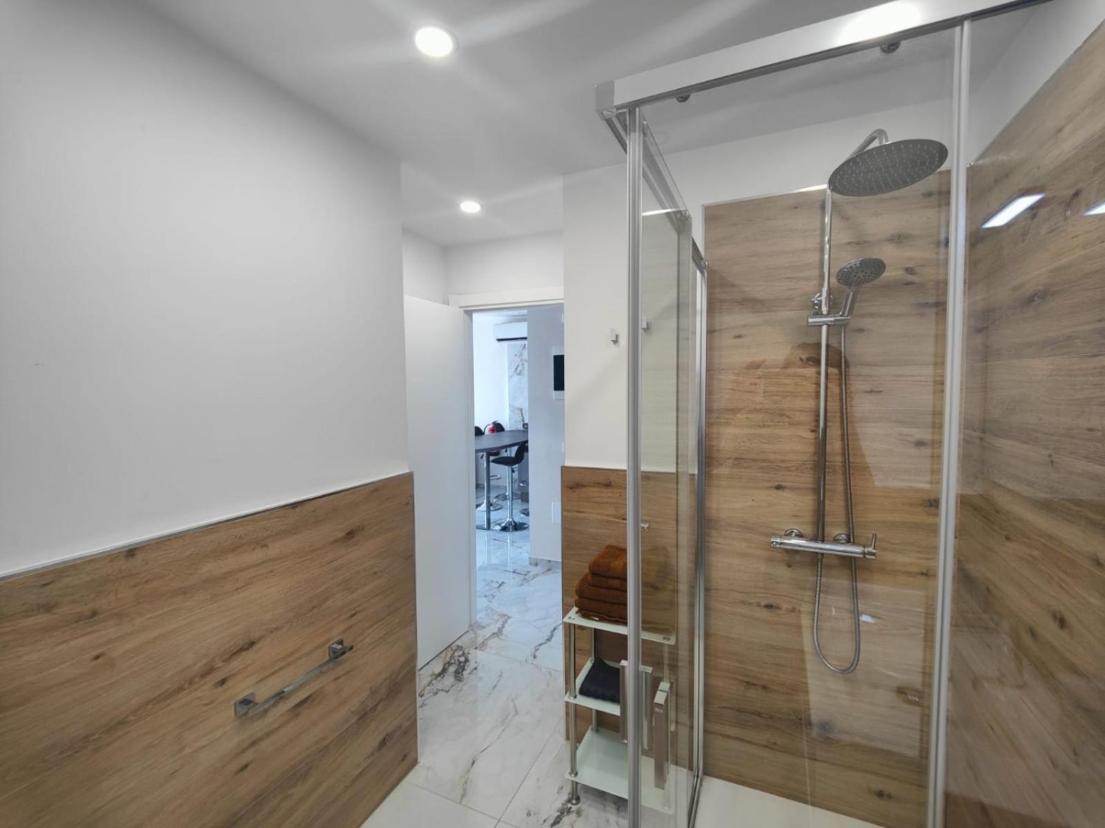 Flore Residence 아데제 외부 사진